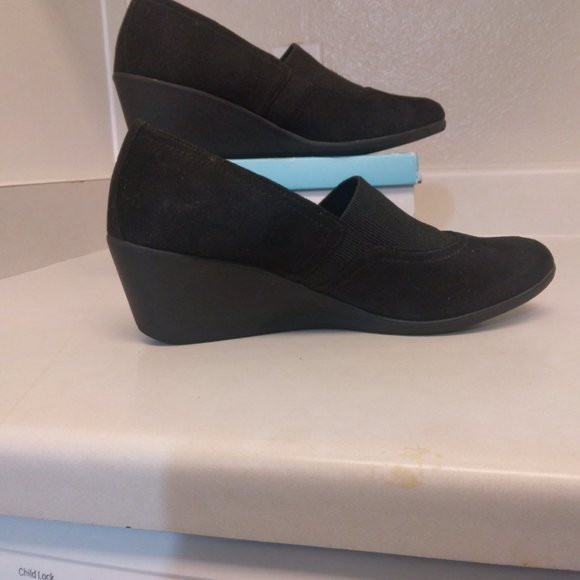 Comfort Plus by Predictions Shoes - Comfort Plus Black Wedge Pump